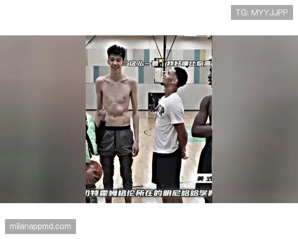 切特·霍姆格伦通过挡拆拉开空间提升队内三分效率明显