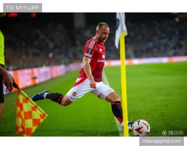 曼联战术体系缺乏稳定性，赛季表现波动加剧竞争格局变化