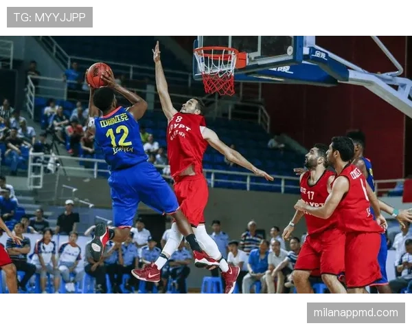 合理冲撞规则是什么意思？篮球中如何判定合法身体对抗